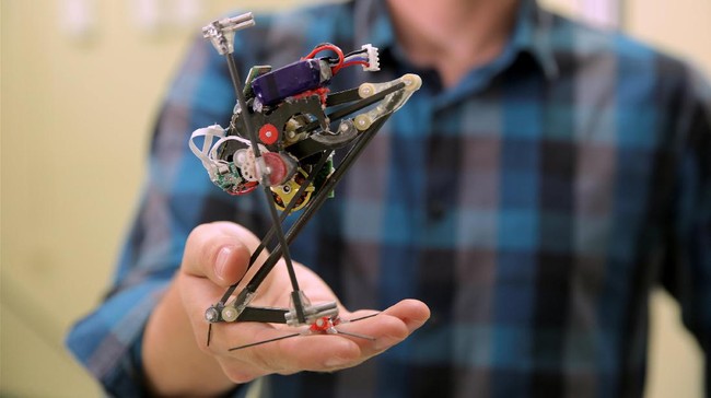 Robot bernama Salto dikembangkan oleh tim ilmuwan dengan tujuan membantu aksi penyelamatan saat bencana dan medan sulit lainnya.