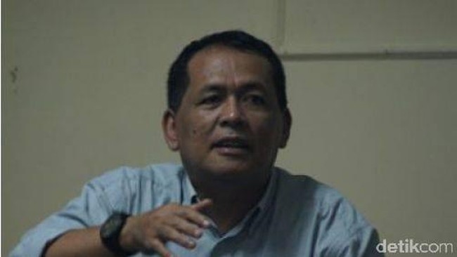 Penangkapan terhadap Hatta Taliwang karena unggahannya di sosial media yang dinilai dapat menimbulkan permusuhan terkait suku, adat, ras dan agama (SARA).