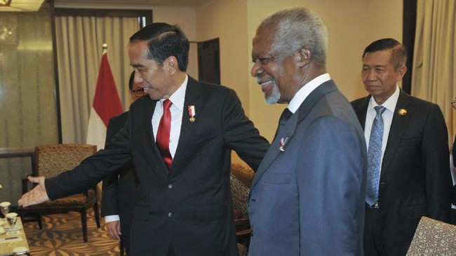 Bantuan jangka pendek, berupa makanan dan selimut, disesuaikan dengan informasi yang diterima Jokowi mengenai kebutuhan mendesak bagi etnis Rohingya di Rakhine.