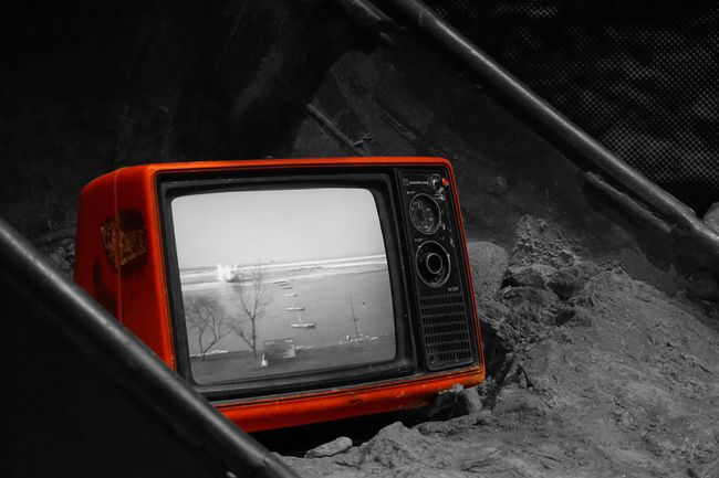 KPI, Netflix, dan Polemik Pengawasan Media Baru Menilai langkah KPI melakukan ekspansi pengawasan seharusnya bukan hanya dilihat dari sisi UU Penyiaran, tapi juga pergeseran komunikasi massa.
