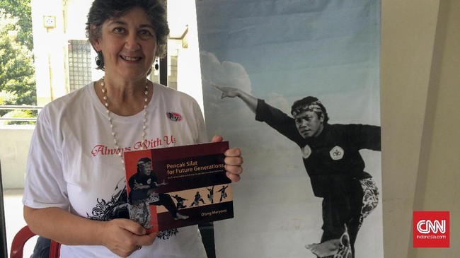 Pemerhati pencak silat, Rosalia Scortino Sumaryono, menilai Indonesia mesti menggencarkan misi mendokumentasi pencak silat yang terdiri atas banyak aliran.