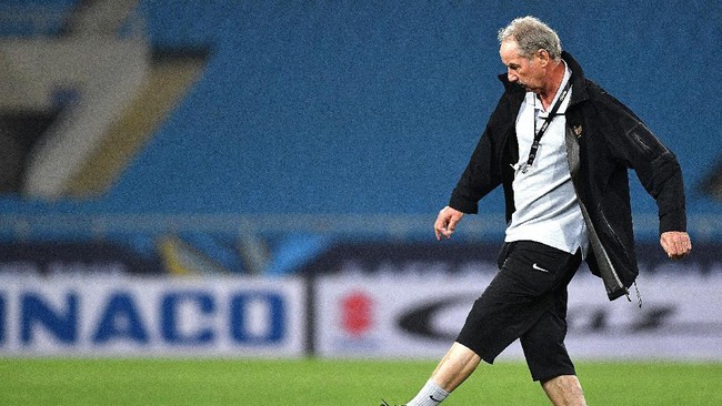 Widodo Cahyono Putro mengungkap pesan terakhir yang diberikan Alfred Riedl kepadanya di akhir November 2019 lalu.