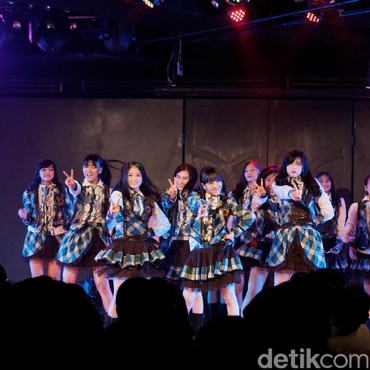 Lirik Lagu Pesawat Kertas 365 Hari - JKT48