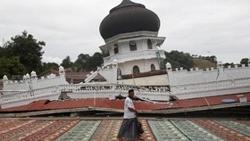 Jokowi Targetkan Area Terdampak Gempa Aceh Bersih Sepekan