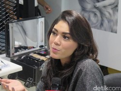Thalita Latief Posting Serba Hitam di Tengah Kabar Gugat Cerai