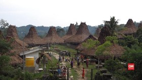 Berjalan-Jalan di Desa Adat Sumba