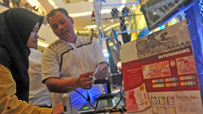 RUU Redenominasi Rupiah sendiri telah disiapkan oleh BI sejak beberapa tahun lalu. Presiden Jokowi mengaku akan melobi DPR untuk segera membahasnya.