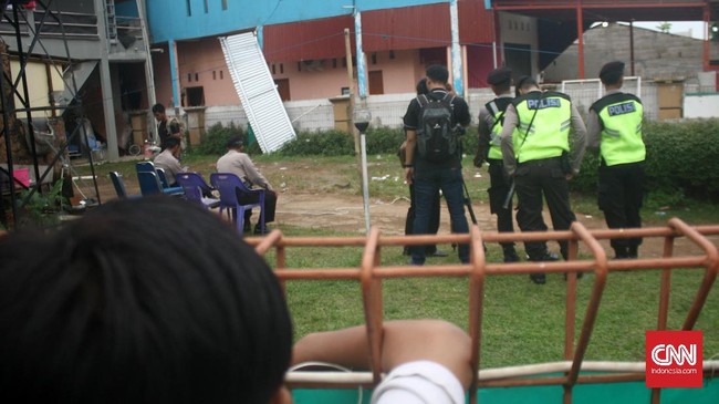 Yuki Chandra ditangkap polisi kemarin di Bandung. Yuki adalah rekan Agus Wiguna. Keduanya diduga berencana meledakkan Stadion Gelora Bandung Lautan Api.