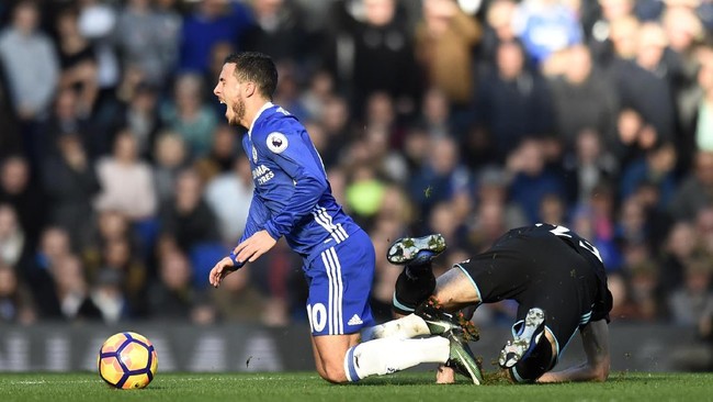 Antonio Conte belum menemukan celah untuk membuat Chelsea bisa menembus lini pertahanan kokoh yang dibangun Tony Pulis bersama West Brom Albion.