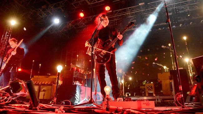 Dituduh Lakukan Pelecehan Seksual, Drummer Sigur Ros Mundur Drummer Sigur Ros memutuskan undur diri dari band post-rock asal Islandia itu setelah dituduh melakukan pelecehan seksual oleh seorang seniman, Megan Boyd.