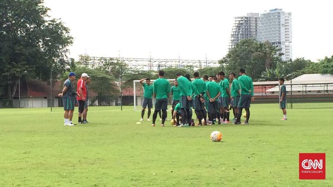 Alfred Riedl berjanji Timnas Indonesia bakal menampilkan permainan terbuka saat menghadapi Timnas Thailand di Stadion Pakansari, Rabu (14/12).