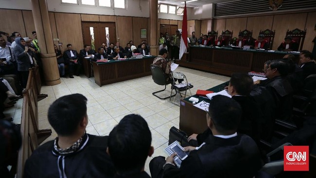 Puluhan massa pendukung Ahok yakin Gubernur DKI Jakarta nonaktif tersebut tak bermaksud menistakan agama Islam.