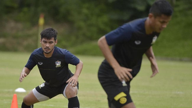Asisten pelatih timnas Indonesia Wolfgang Pikal juga menyebut tak perlu penjagaan khusus terhadap striker Thailand Teerasil Dangda.