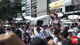 Massa Pendukung Ahok Beraksi di Sidang Perdana