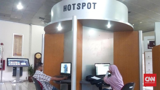 Tren penggunaan media sosial seharusnya bisa menjadi medium bagi milenial meningkatkan minat membaca.