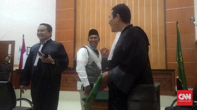 Pengadilan Negeri Jakarta Barat mengadili terdakwa Naman Sanip karena diduga mengadang kampanye Cawagub DKI Jakarta Djarot Saiful Hidayat.