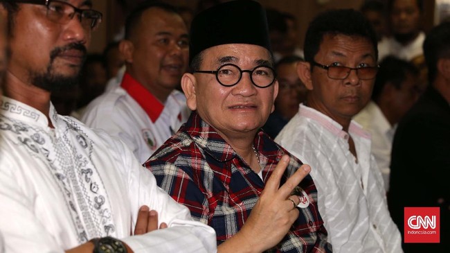 Sekjen PDIP menyebut harus ada ketertarikan dan minat mendalami ideologi jika Politikus Partai Demokrat Ruhut Sitompul ingin bergabung.