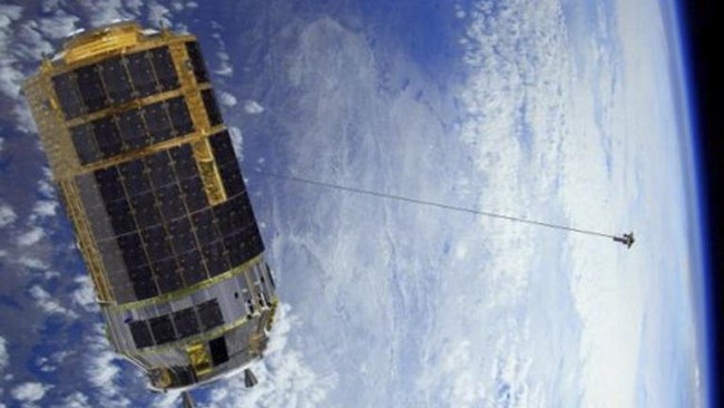 Kendaraan antariksa yang dinamai Kounotori Integrated Tether Experiment (KITE) akan diuji selama sepekan untuk mengumpulkan sampah antariksa.