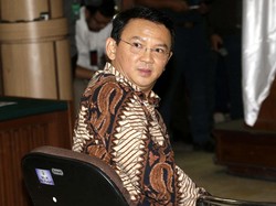 Ahok Lelang Koleksi Batik Persidangannya, Harga Awal Rp 54 Saja