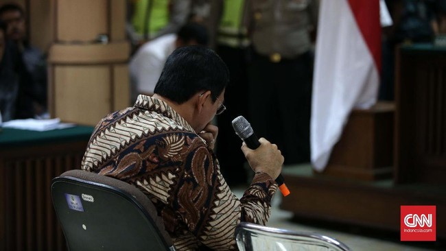 Pemberhentian sementara dilakukan setelah nomor registrasi perkara dalam kasus penistaan agama yang melibatkan Ahok diterima Tjahjo dari pengadilan.