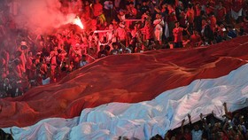 Riedl Kesal Kemenangan Indonesia Dinodai Tembakan Laser