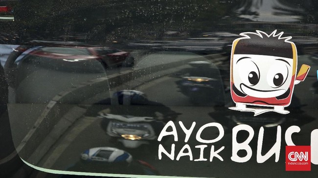Mengejar Waktu di TransJakarta dan PR Bagi Calon Pemimpin DKI