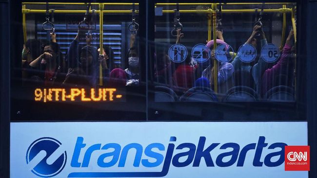 Masyarakat tidak perlu khawatir kesulitan akses pulang, karena sejumlah transportasi umum di Jakarta beroperasi sampai dini hari WIB saat malam Tahun Baru 2024.