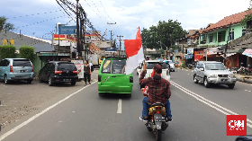 Jalanan Menuju Pakansari Padat, Parkir Dadakan Rp10 Ribu