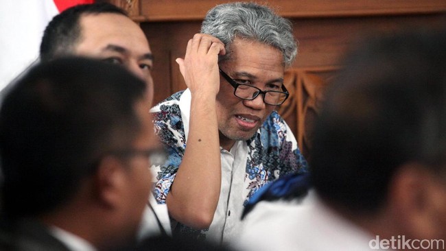 Pemeriksaan kembali dilakukan karena masih tersisa satu pertanyaan dari penyidik yang harus dijawab oleh Buni Yani.