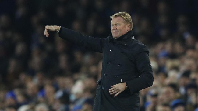 Kabar Ronald Koeman menjadi pelatih baru Barcelona muncul setelah Luis Enrique hingga kini belum juga memperpanjang kontrak dengan manajemen Azulgrana.