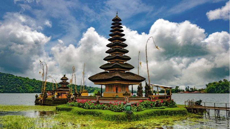 Bali bisa menjadi pilihan wisata Anda selanjutnya.