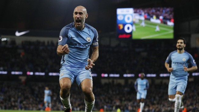Skuat arahan Pep Guardiola mengalahkan Watford 2-0 pada lanjutan liga Primer Inggris di Stadion Etihad. Dua gol ManCity dicetak Pablo Zabaleta dan David Silva.