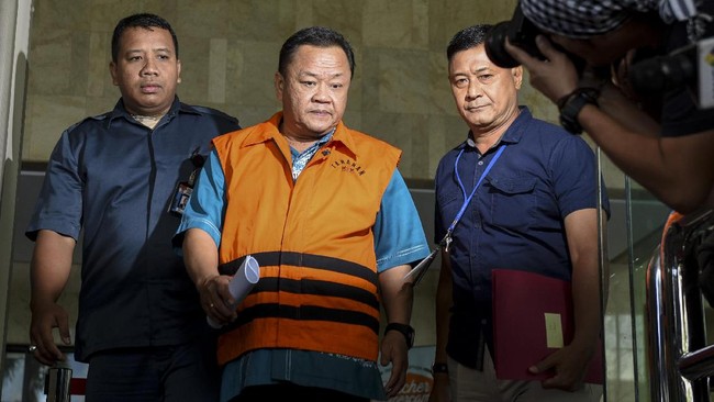 Pejabat Bakamla dari unsur kejaksaan, Eko Susilo Hadi diduga hanya melaporkan satu kali harta kekayaannya kepada KPKPN  pada 2002.