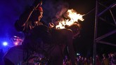 Pesta Purnama Sepeninggal Sang Raja Di tengah masa berduka Thailand atas meninggalnya Raja Bhumibol Adulyadej, Pesta Bulan Purnama tetap digelar di Pulau Ko Phangan akhir pekan kemarin.