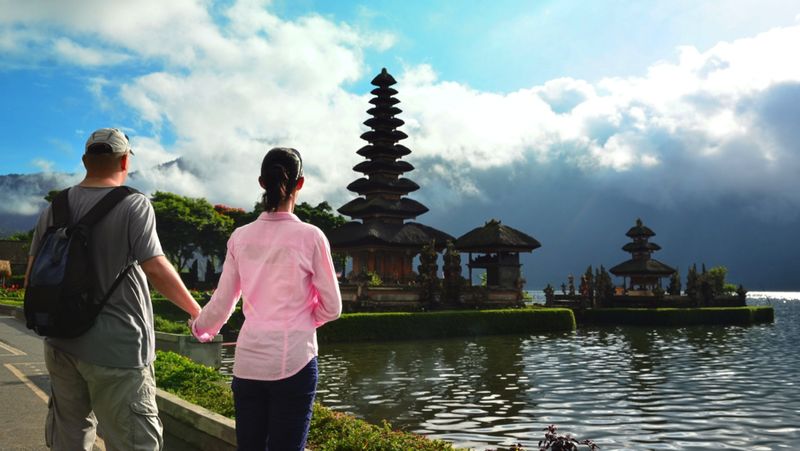 Selama 19 tahun penyelenggaraan Nusa Dua Fiesta, baru tahun 2016, rekor jumlah pengunjung tertinggi berhasil diraih.