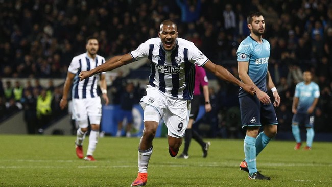Salomon Rondon menjadi pemain kedua sepanjang sejarah Liga Inggris mencetak hattrick lewat sundulan. Sebelumnya itu dicetak Duncan Ferguson pada 1997 silam.