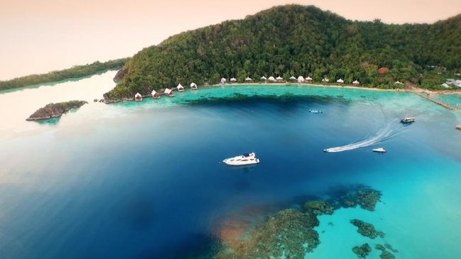 Pulau Bawah, Nihi Sumba, Pangkil, Pulau Joyo, Wakatobi, Nikoi dan Cempedak, merupakan destinasi alam yang sedang populer di kalangan turis berduit.