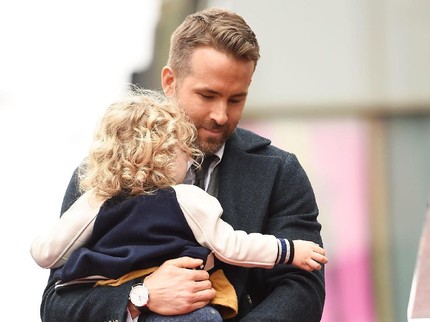 Saat Ryan Reynolds 'Mati Kutu' Ditanya Putrinya Soal Santa Claus