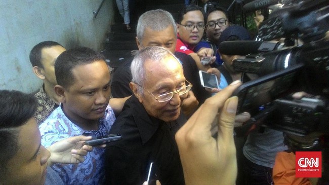 Sempat mangkir dalam panggilan pertama sebagi saksi eks Kas Kostrad Kivlan Zen, politikus Permadi mengaku akan hadir dalam panggilan kedua hari ini.