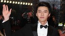 Drama Korea Crash Landing on You telah berakhir&period; Lesung pipi milik Hyun Bin pastinya akan dirindukan&comma; berikut ini fotonya yang bikin kangen&period;