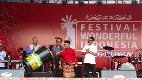 Musik Dangdut Jadi Magnet di Crossborder Festival Aruk 2016