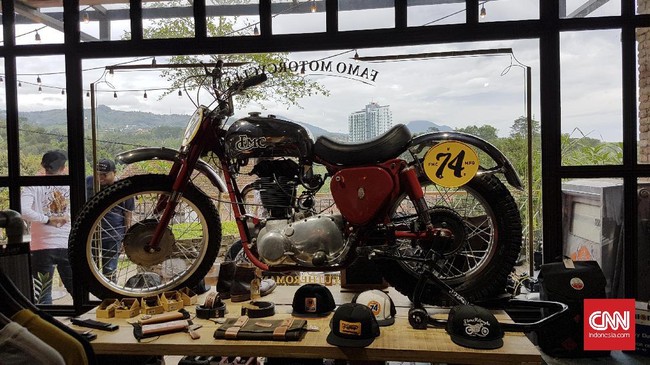 Setiap kolektor mobil dan motor lawas memiliki cerita menarik yang tidak diketahui banyak orang. Ini alasan mereka menjadikan mobilnya barang koleksi.