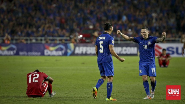 Dear Thailand, dulu kita sama-sama punya mimpi masuk ke Piala Dunia. Kini kalian semakin jauh dan jauh lagi meninggalkan kami.