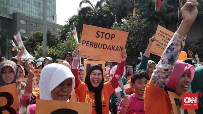Hari Buruh adalah libur yang dirayakan di seluruh dunia setiap 1 Mei. Berikut sejarah singkat dan latar belakang Hari Buruh.
