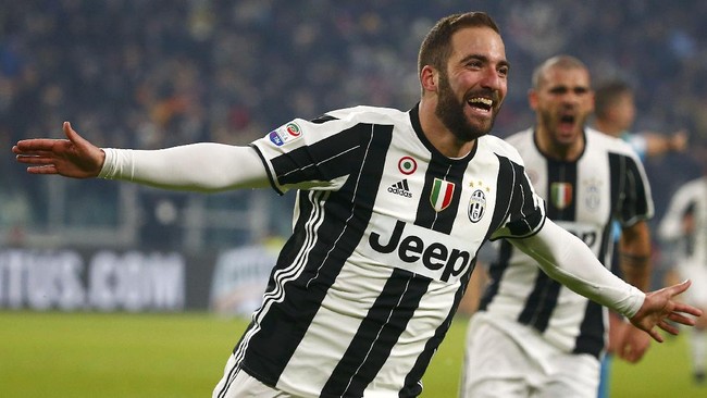 Gol tunggal Gonzalo Higuain membuat Juventus sukses menaklukkan AS Roma dan menjauh dari kejaran sang rival di klasemen sementara Serie A.
