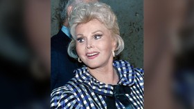 Aktris Sensasional Hollywood Zsa Zsa Gabor Tutup Usia
