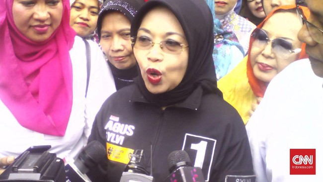 Sylviana Murni siap menggandeng pihak swasta untuk terlibat dalam pengelolaan pasar tradisional apabila memenangi pemilihan kepala daerah 2017.
