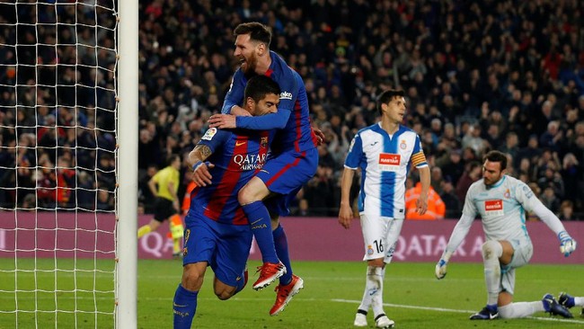 Luis Enrique tak terlalu memusingkan posisi Barcelona saat kompetisi memasuki paruh musim. Baginya, kompetisi adalah posisi di akhir musim.