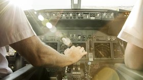 Studi: Pilot Komersil Bisa Depresi Saat Terbang