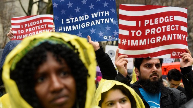 Pemerintah Yaman protes warganya dilarang masuk ke Amerika oleh Presiden Donald Trump.